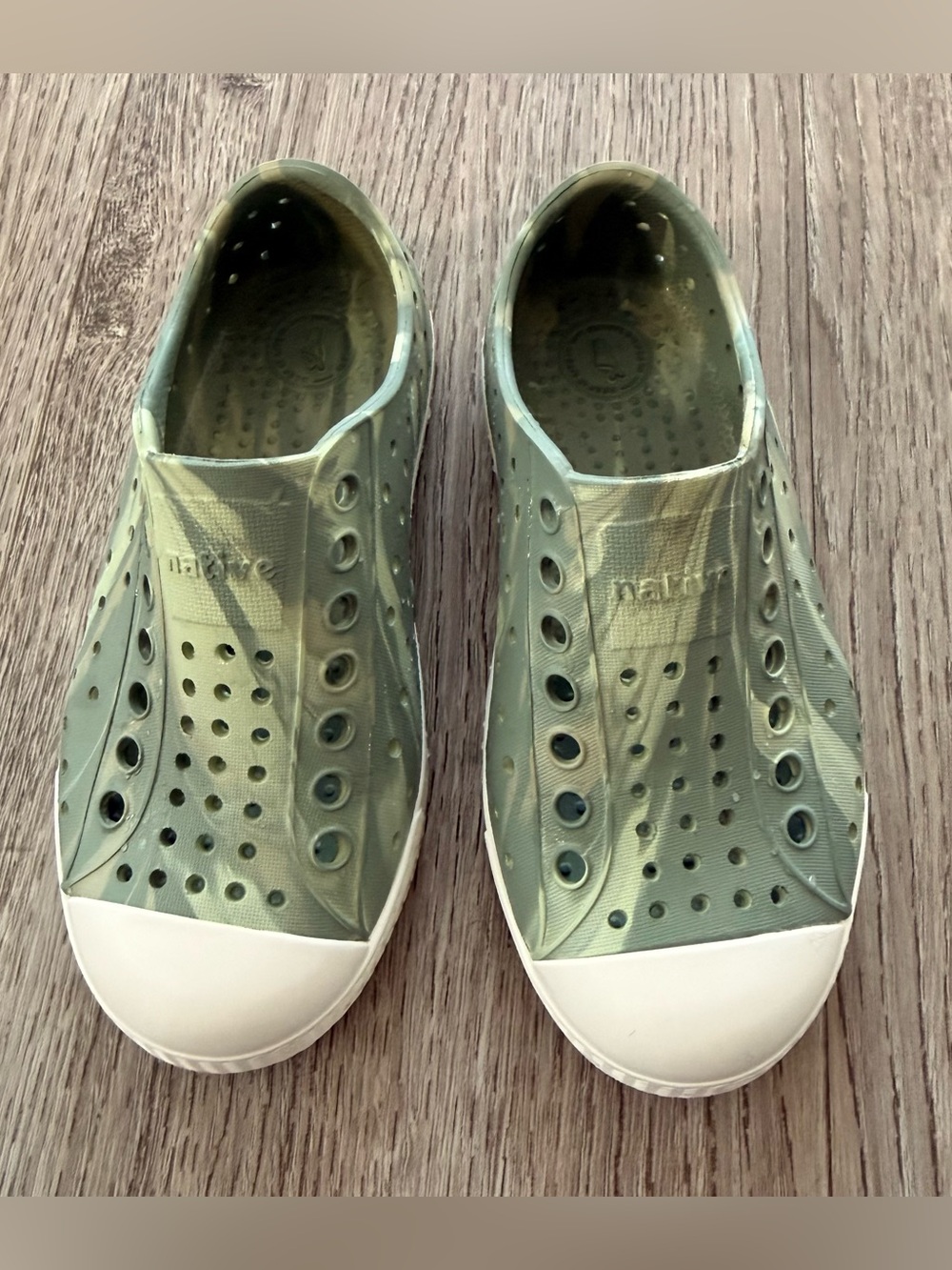 Native water beach shoes kids size C10
